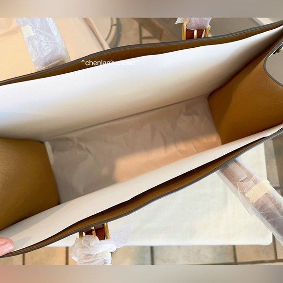 🔥HP🔥NeW! Tory Burch T Monogram Contrast Embossed Tote - Picture 14 of 17